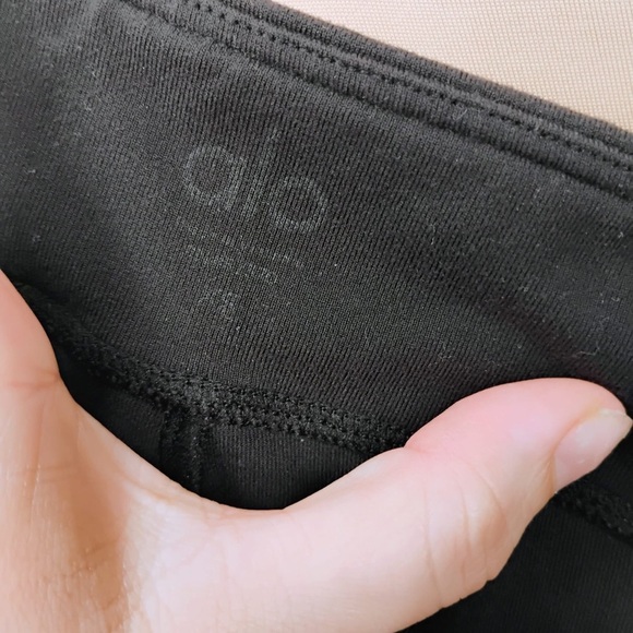 Alo Yoga Airbrush 7/8 High Waist Flutter Legging Black Stretch Women's Size XS - Picture 11 of 11